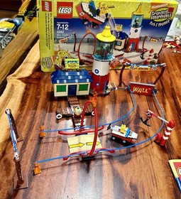 4982 LEGO SpongeBob SquarePants Mrs. Puff's Boating School