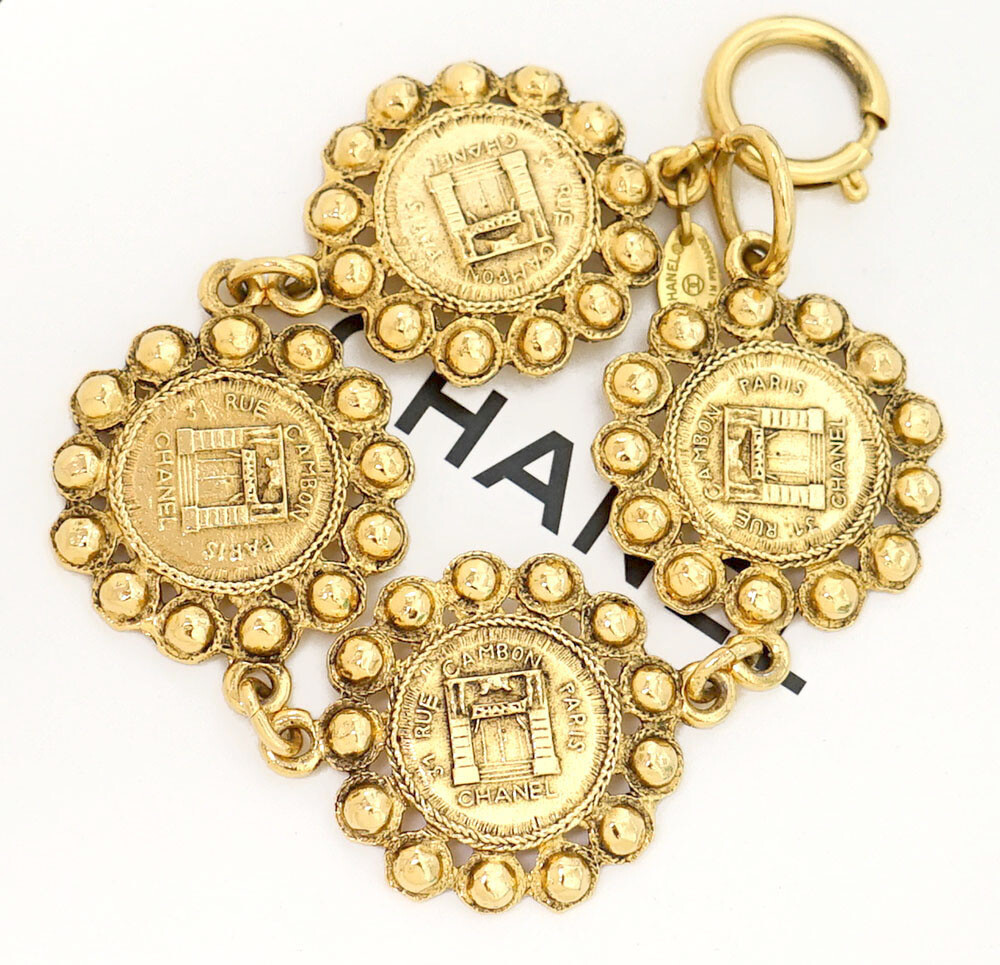 アクセサリー CHANEL 31 RUE CAMBON PARIS 美品】シャネル（ CHANEL ）31 RUE CAMBON PARIS プレート