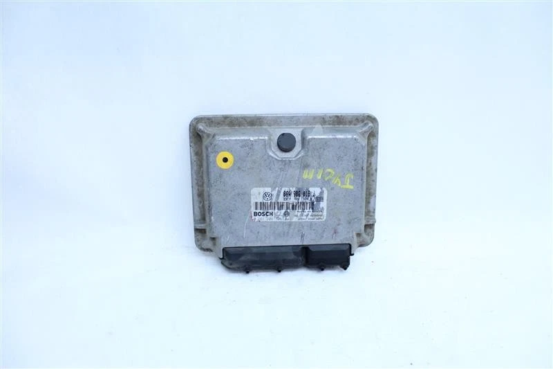 Computadora ECU ECM VW Golf Jetta 1999 99 Cali 2.0 06A906018J 1122280 Foto 2 de 4