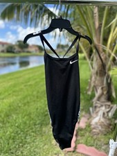 Size Medium Nike Swim Hydrastrong Women  s Swimsuit Racerback One Piece NESSC012