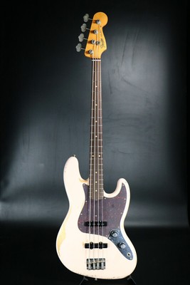 Fender Mexico / Flea Jazz Bass Road Worn Faded Shell Pink S/N