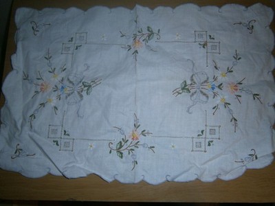 Vintage Jugendstil bestickte Tischset Art Tischdecke 47cm.(E26)