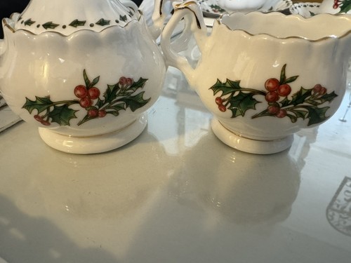 Creamer and sugar set from A Cup of Christmas Tea - Picture 2 of 7