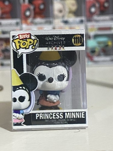 ⭐️⭐️Funko Bitty Pop PRINCESS Minnie #1110 😳 MINT Series 3 Walt Disney Archives - Picture 3 of 17