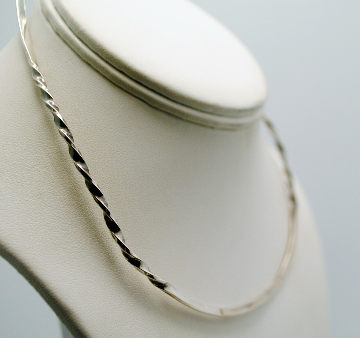 STERLING SILVER CHOKER NECKLACE W TWISTED ACCENT 15.25