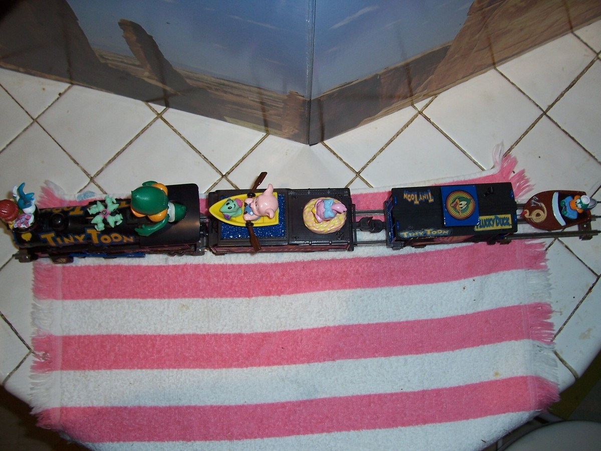 Lionel Custom Tiny Toons, Puckey Duck 3 Car Train Set, O gauge