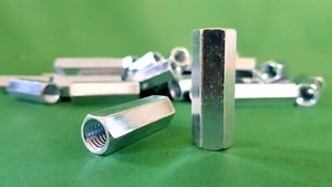 25 Stück Langmuttern M24x72mm - Verzinkte Gewindemuffen DIN 6334