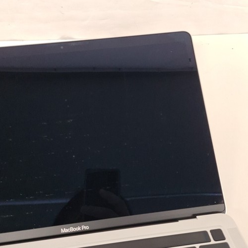 MacBook Pro 13" 2020 Core i5 2.0Ghz / 16GB RAM / 512GB SSD - Silver *B-GRADE* - Picture 10 of 12