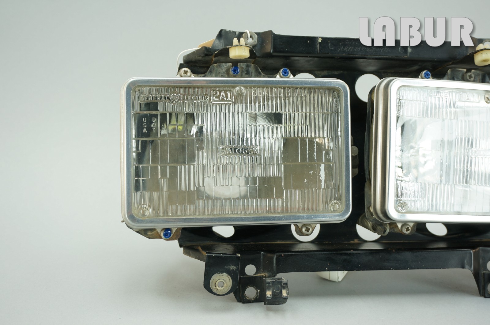 81-84 Rolls Royce Silver Spirit Front Right Passenger Side Headlight Lamp H001