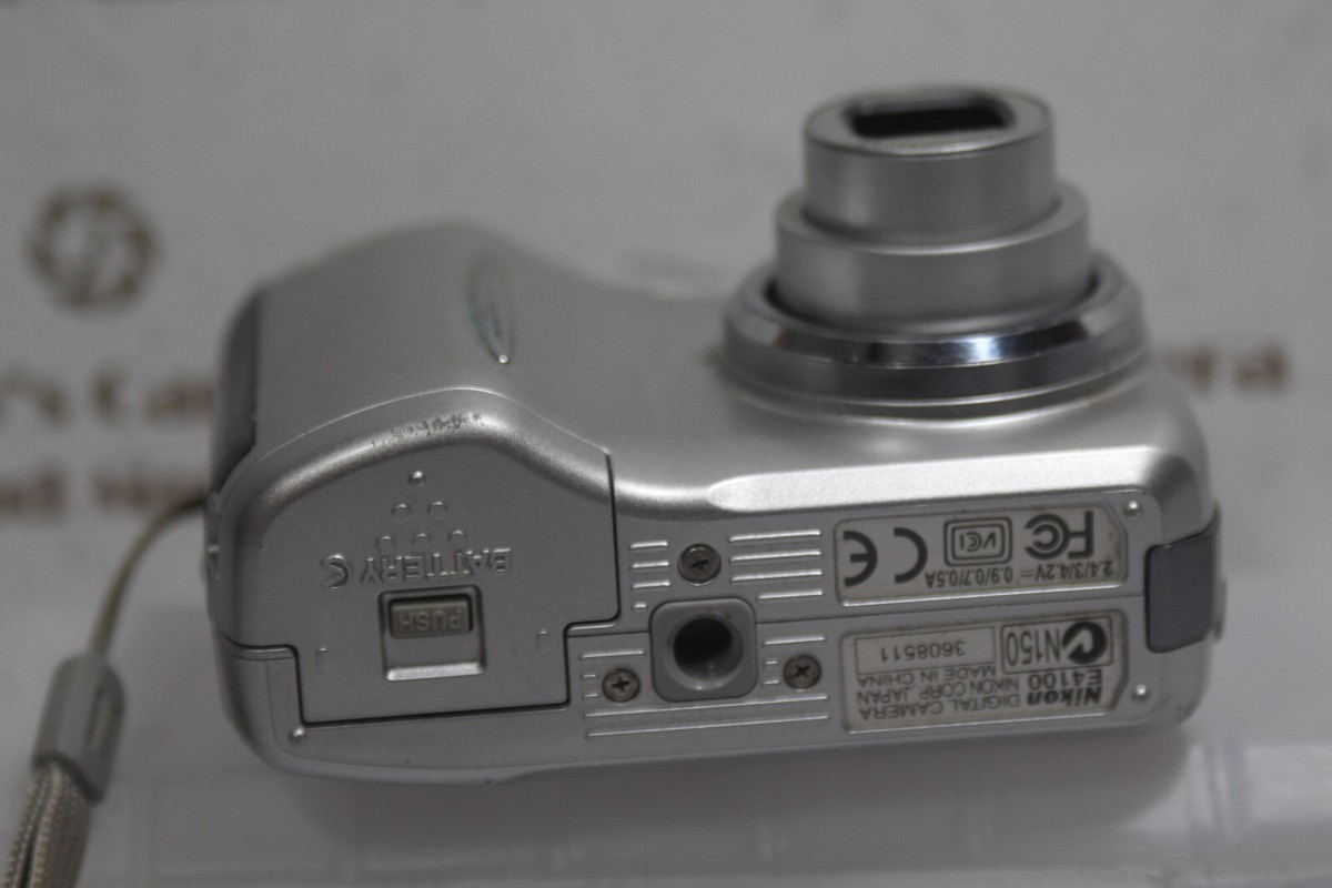 Nikon COOLPIX E4100 Silver Digital Camera Tested and Works for