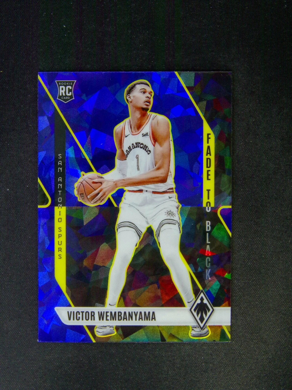 2023-24 Panini Phoenix Wembanyama #11 RC Rookie Fade to Black Blue Ice