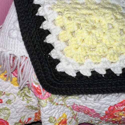 Vtg Afghan Handmade Granny Square Blanket 72" x 64" Multi Colored - Picture 9 of 10