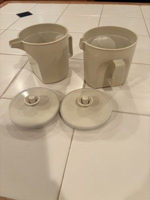 VTG Tupperware Almond Creamer & Sugar Bowl 1414 1415 Push Button Lids 