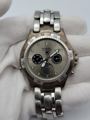 Fossil Men Watch 38mm 5ATM Day Date Display Moon Phase Silver Tone Band 7'', Runs