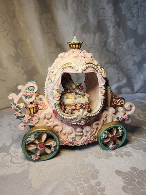 Vtg Classic Treasures Music Box Carriage w/ Spinning Slipper, Chariots Of Fire
