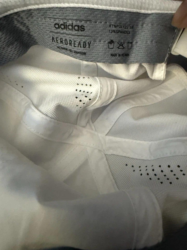 Gorra para correr Adidas Aeroready para hombre con correa ajustable Foto 3 de 3