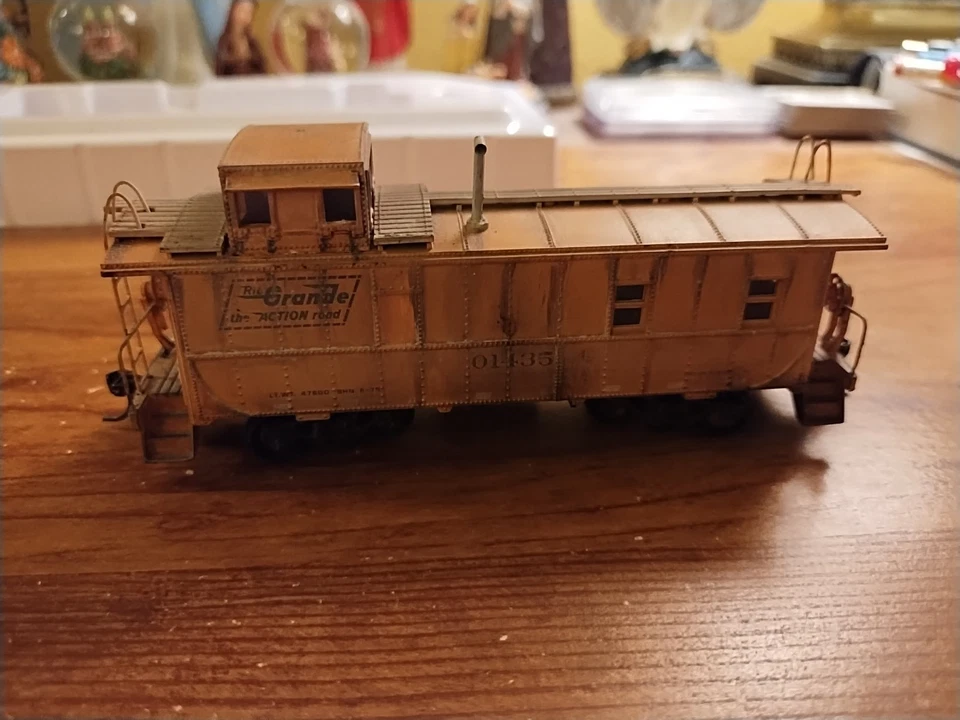 Walthers Platinum 932-7515 Caboose Denver & Rio Grande #01435 *Custom Weathered* - Image 2 of 4