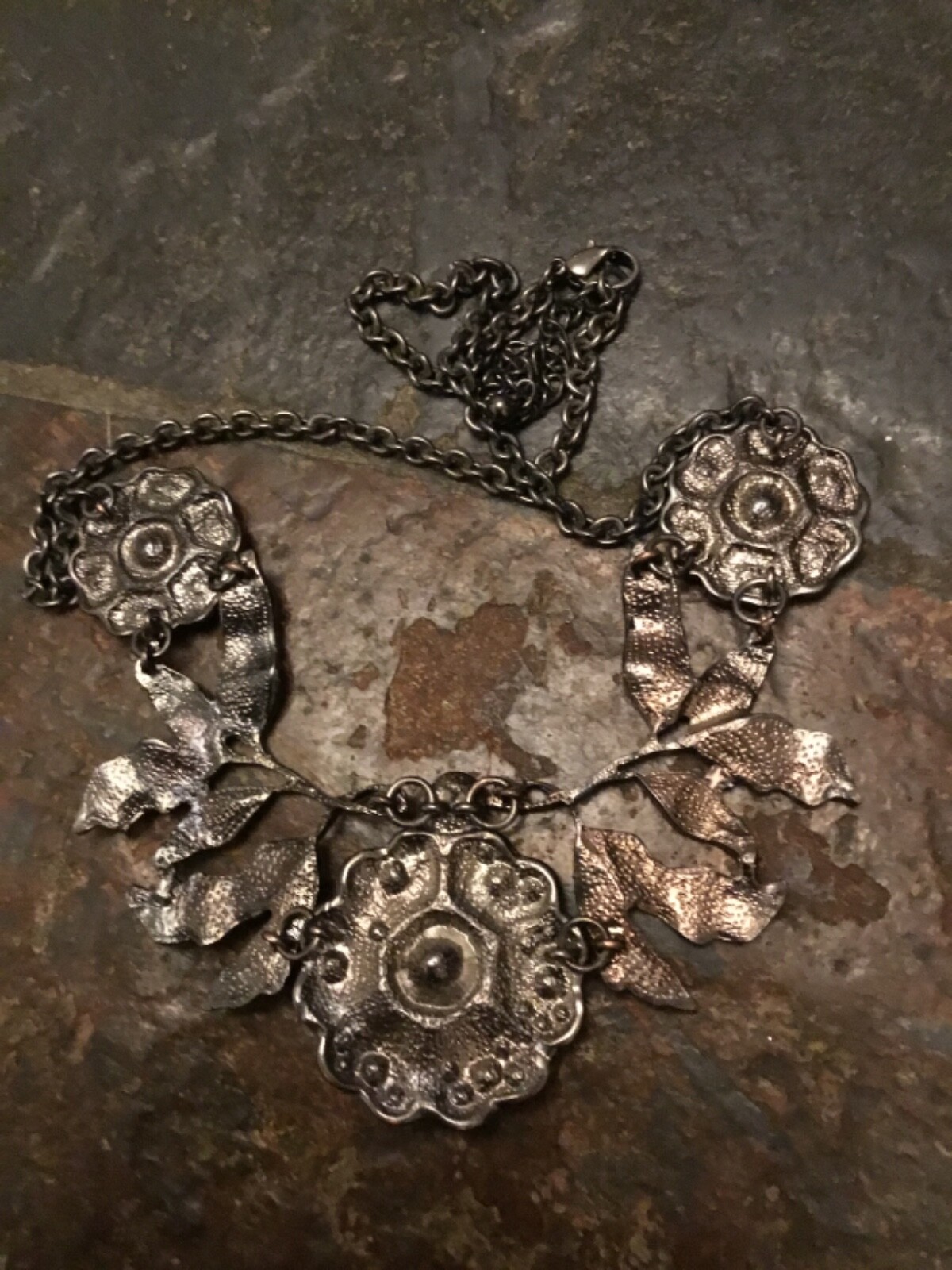 Nice Flower Pattern Shiny Rhinestone Articulated … - image 9