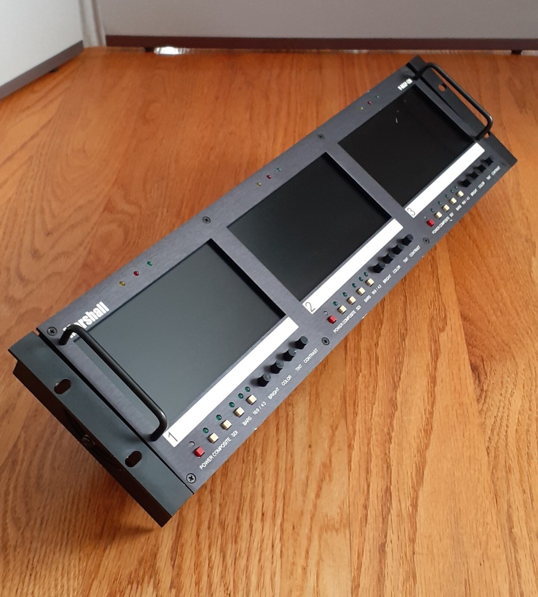 Marshall V-R63P-SDI Triple 5.8 Rack Mounted Lcd Panel Avec Défauts Écrans