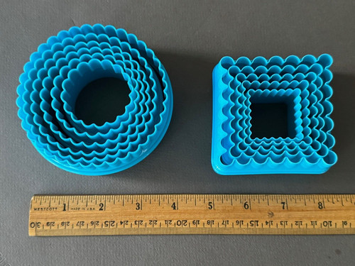 LOT OF BLUE PLASTIC SCALLOPED EDGE CRINKLE NESTING BISCUIT COOKIE CUTTERS