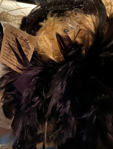 Polly’s Kin ~ 11 Zoll Lula Ziff Teddybär mit Federn, Perlen, Glitzerball & Etikett - Bild 9 von 10