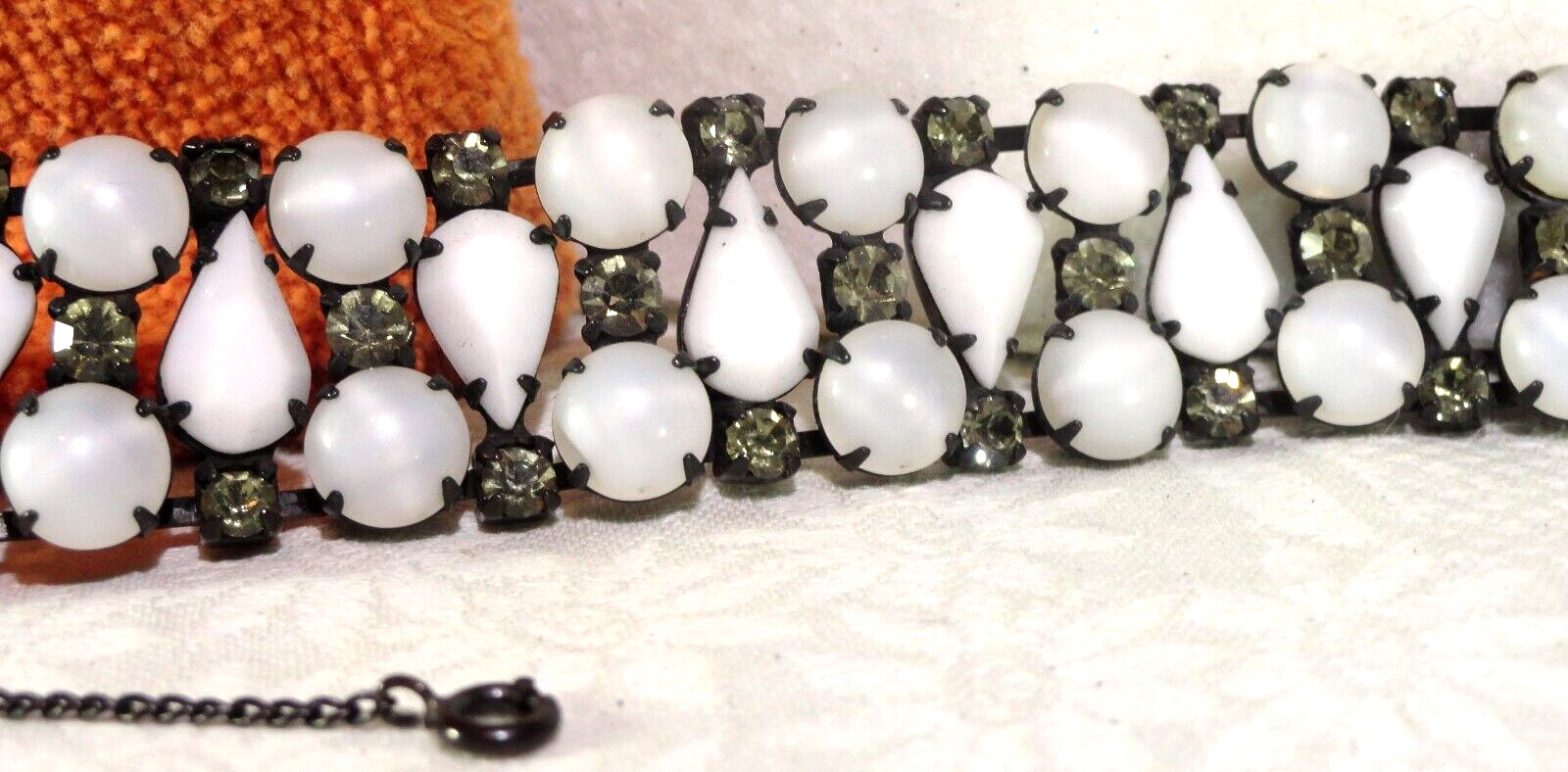 VTG DRAMATIC KRAMER WHITE MOONSTONE CAB~WHITE PEA… - image 6