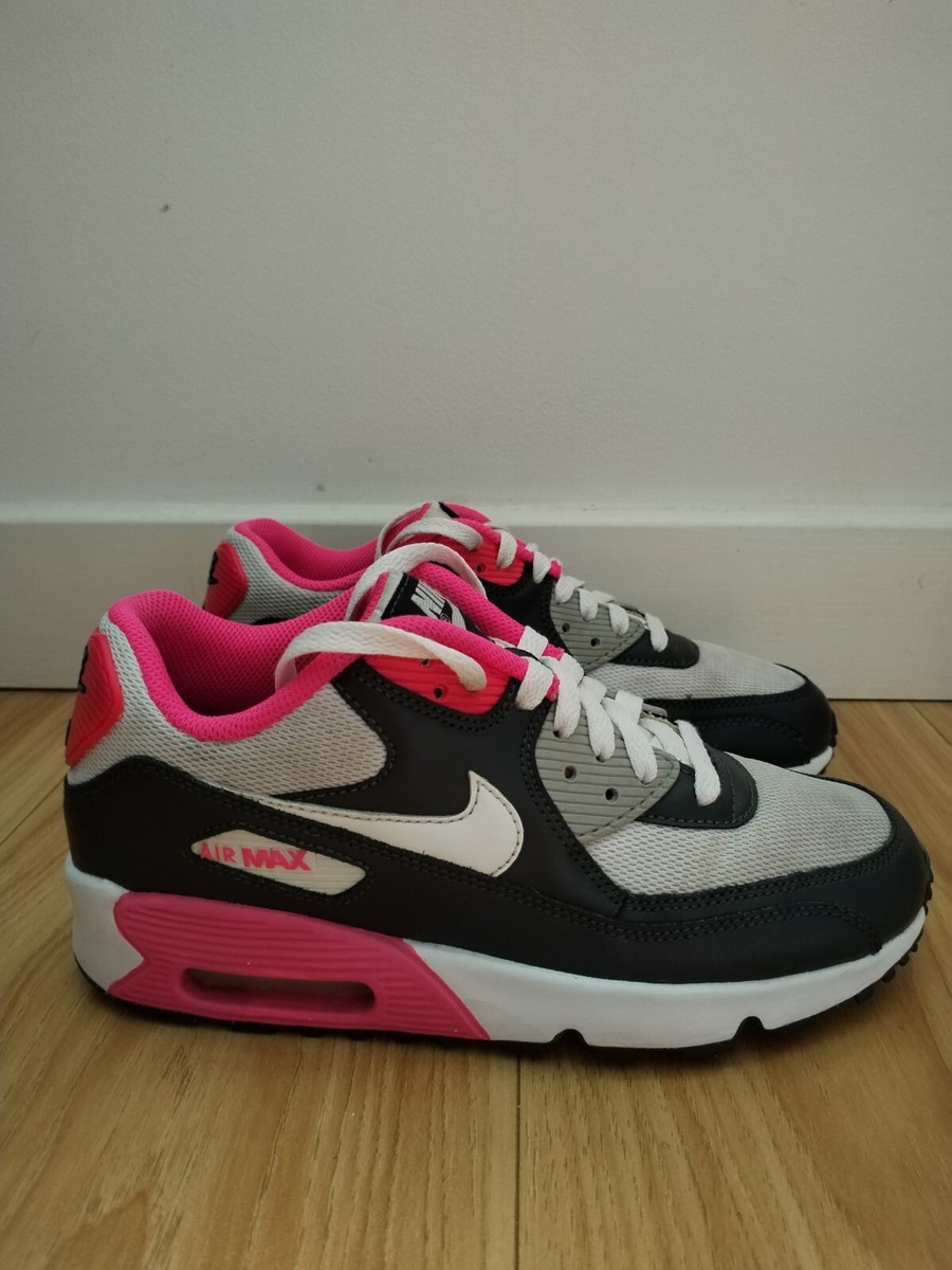 black and hot pink nike air max