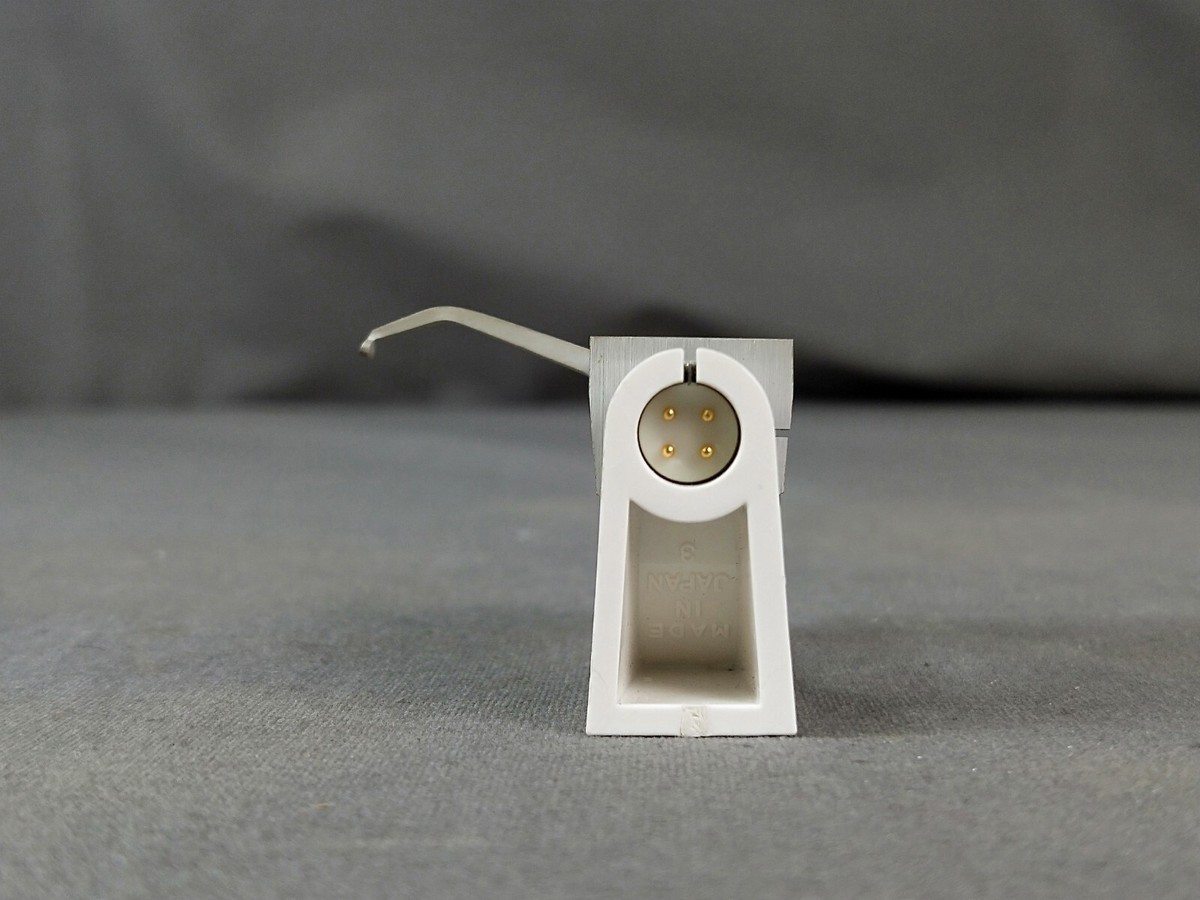 Yamaha MC-505 MC Cartridge W/ Yamaha HS-11 headshell In Excellent