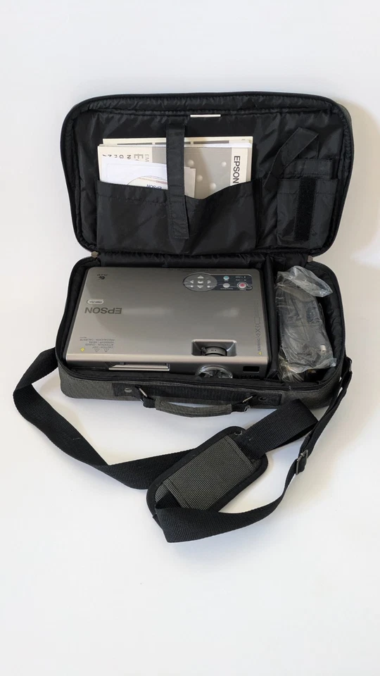 Epson EMP-755 Projektor Beamer LCD-Projektor inkl. Tasche - ohne Fernbedienung - Bild 2 von 4