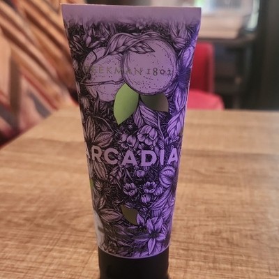 Beekman 1802 Arcadia Hand Cream Moisturizer Goat Milk Phthalate-Free 2.0 oz 
