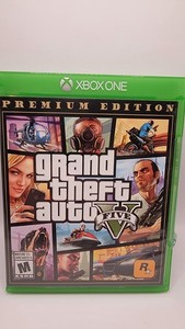Grand Theft Auto V (GTA 5) Pour Xbox One - Complet Avec Carte - Très Bon état