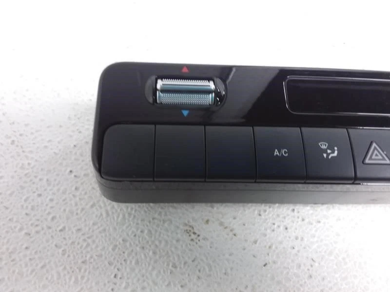 Controlador de temperatura semiautomático delantero Mercedes-Benz Sprinter 2500 2023 OEM Foto 2 de 4