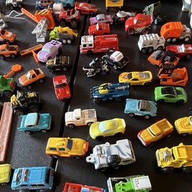 Galoob Micro Machines Fold-Out Van Carrying Case Playset w/ Vehicles 1991