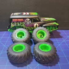Spin Master Monster Jam Grave Digger Rc Monster Truck 1:24 Scale Body Wheels