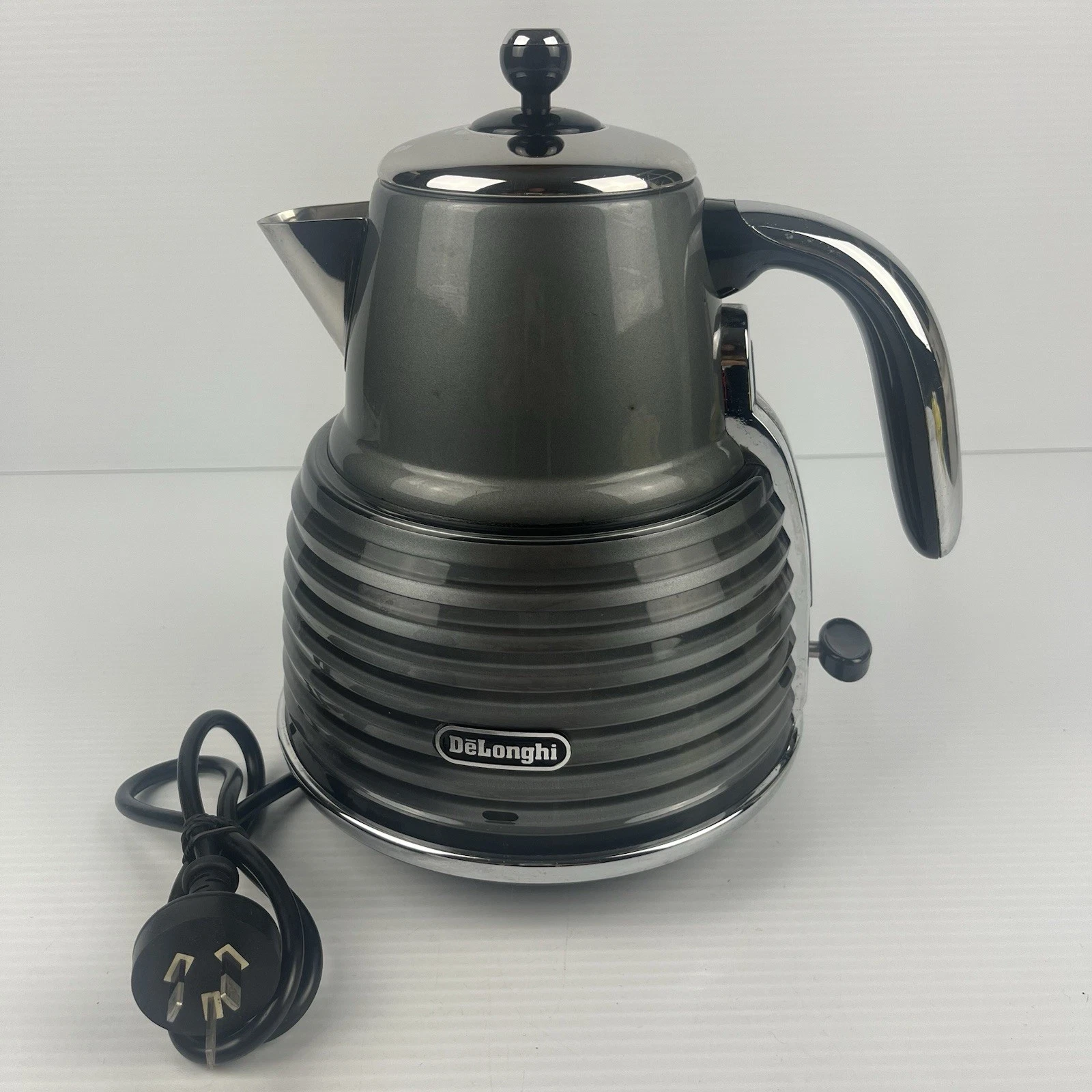 DeLonghi Scultura KBZ2001.GY Electric Kettle 1.5L Grey Retro Tested