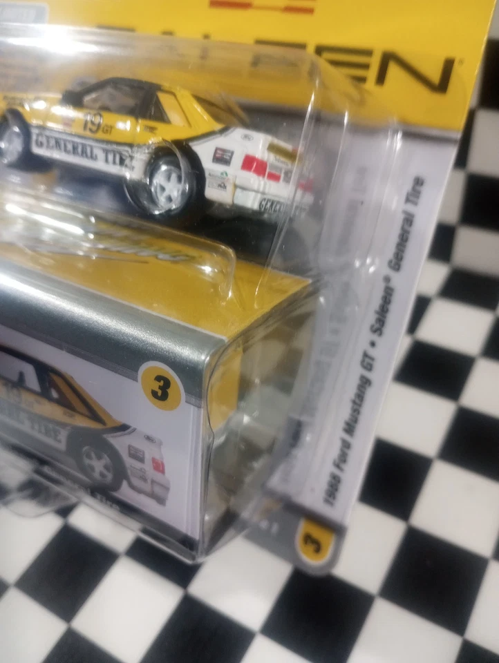 2024 Johnny Lightning 1: 64 黄色和白色 1988 年福特野马 GT Saleen — 第 3/4 张图片