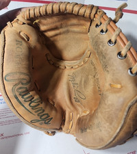 Rawlings RHT Lite Toe The Mark of a Pro Catchers Glove Model RCM30 Used
