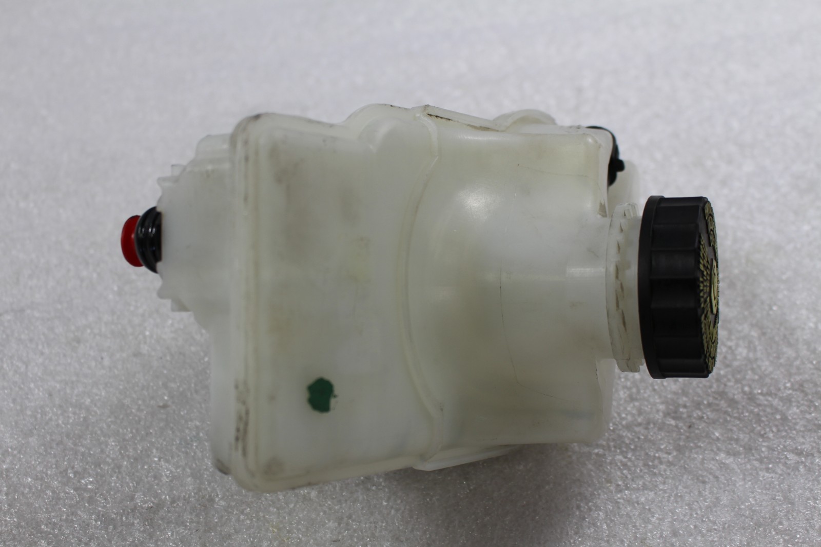 Maserati Ghibli, Quattroporte, Brake Booster Reservoir, Used P/N 673003415