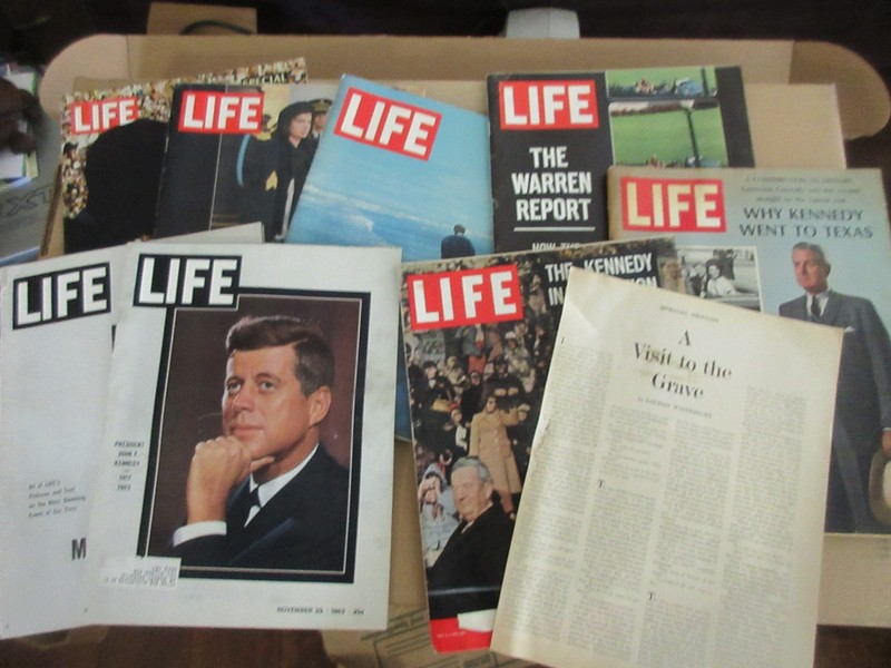 JFK Historical Memorabilia - JFK Assasination - Moon Land- LIFE magazine (K1967)