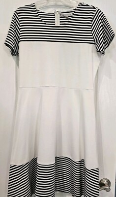white dress with black horizontal stripes DRESS, DE Collection Womens Size L. Stripe. Accent, Stretch Fit Sleeveless