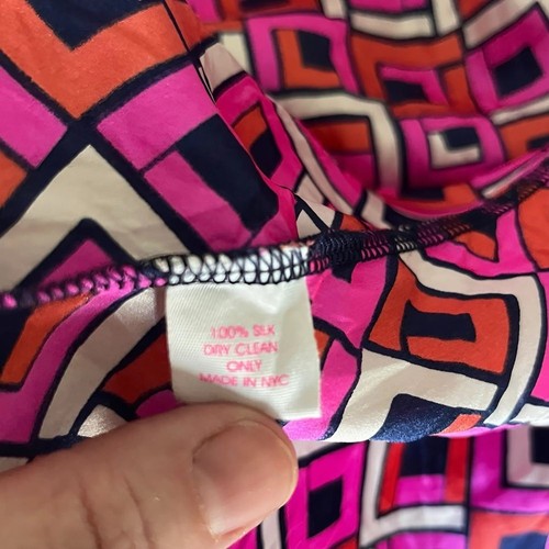 Alice & Trixie silk Geometric Pink/navy Button up blouse Short Sleeve Medium - Picture 6 of 7