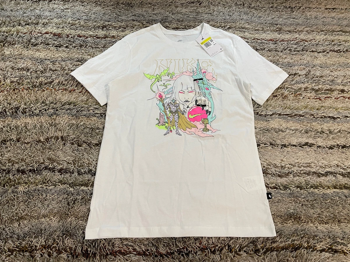 White nike 2025 graphic tee