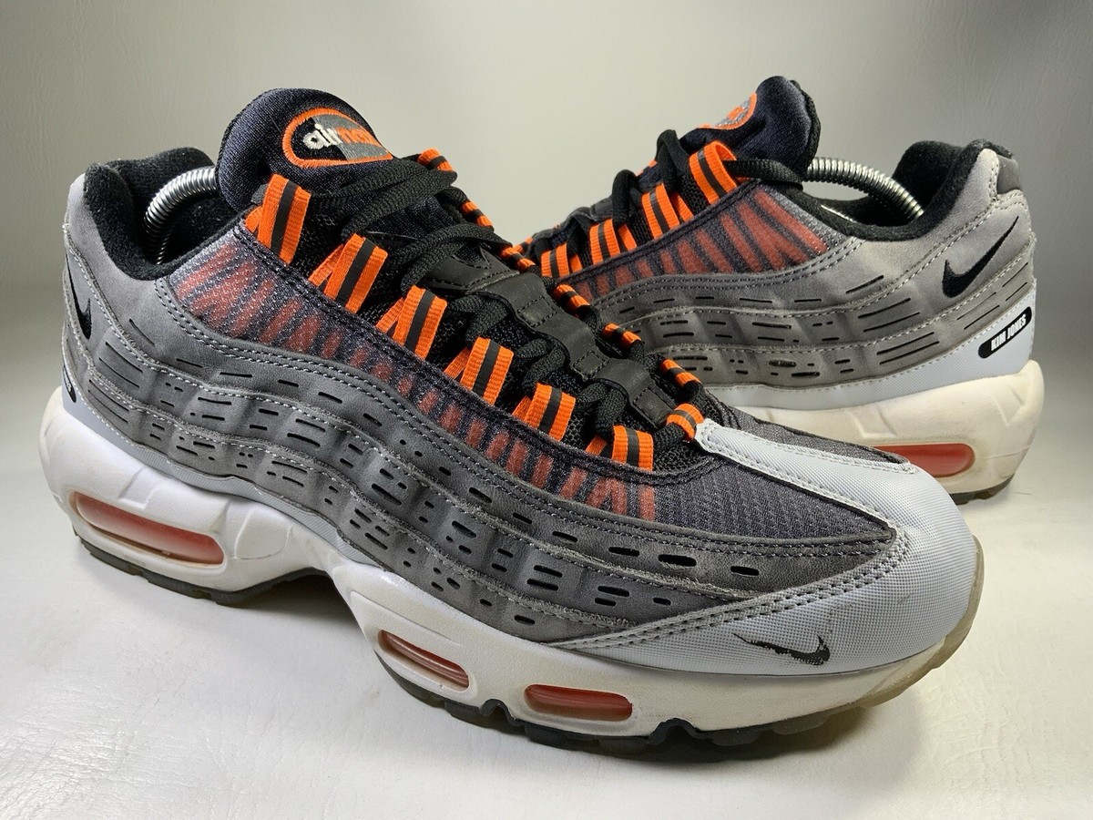 キムジョーンズNike Air Max 95 グレー/オレンジ 8 (US) ナイキ×キム・ジョーンズの「エア マックス 95」誕生！ | GQ JAPAN