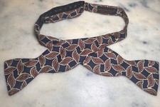 Vintage Bert Pulitzer Paisley Self Tie Adjustable Bow Tie Made In USA Soft Feel
