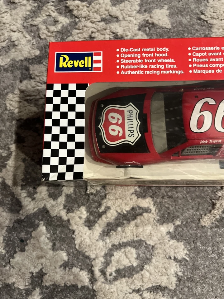 1991 REVELL #66 1:24 PHILLIPS 66 TROPARTIC PONTIAC DIE-CAST NASCAR st331 - Imagem 3 de 4