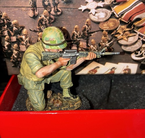 Figurine King & Country VN036 – Échelle 1:32, Plomb Peint, Vietnam (neuf, Boîte Incluse)