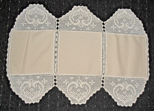 OMAs  HÄKEL - TISCHLÄUFER  beigegelbton ca. 75 x 54 cm (aus Nachlass)