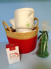 2025 Hallmark VIP Gift Basket Jolly Mug Blanket Candle Event Exclusive