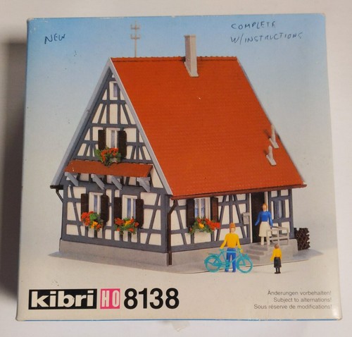 Casa unifamiliar Kibri 8138 escala HO - Kit de construcción de plástico figuras faltantes | Zustand: New