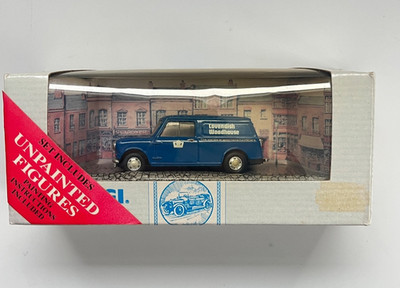 Corgi Toys Morris Mini Van '' Cavendish Woodhouse ''